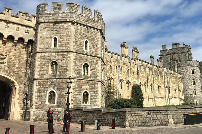 1,000 Years of Royal History from Windsor to Eton: A Self-Guided Audio Tour - Windsor to Eton at Your Tempo: What This Audio Tour Does Well