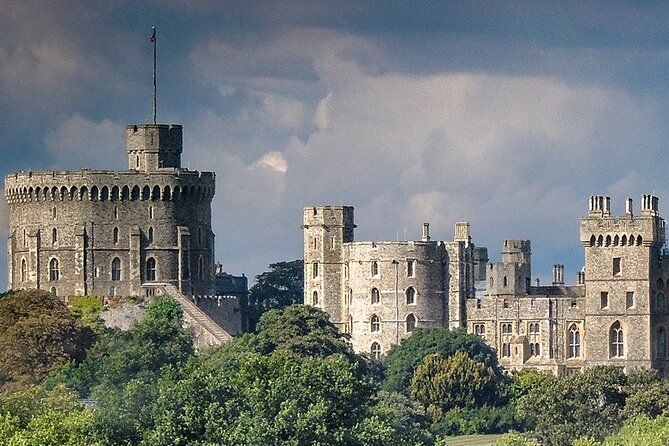 1,000 Years of Royal History from Windsor to Eton: A Self-Guided Audio Tour - Offline Audio, Offline Maps: The Real Value of VoiceMap Here