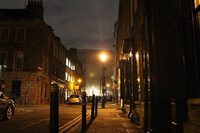 2-Hour Jack the Ripper Small Group Walking Tour in London - Stop 1: Liverpool Street Station and the story set-up