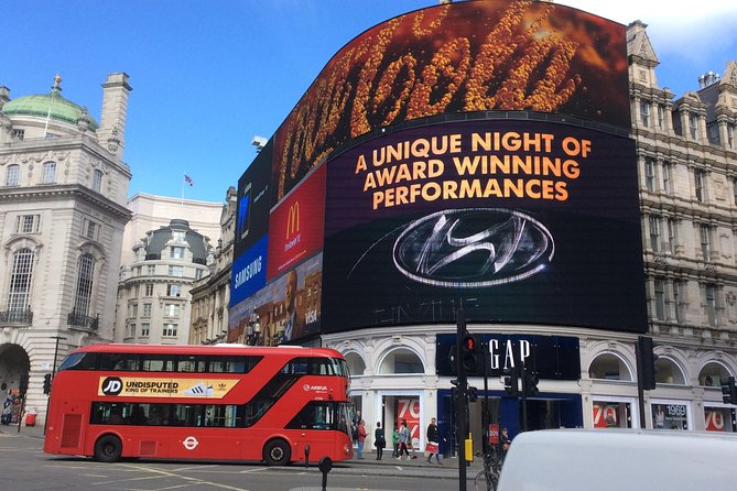 3 Hour Guided Private Walking Tour: The Best of London - Royal parks and the ceremonial road feeling: Green Park to Buckingham