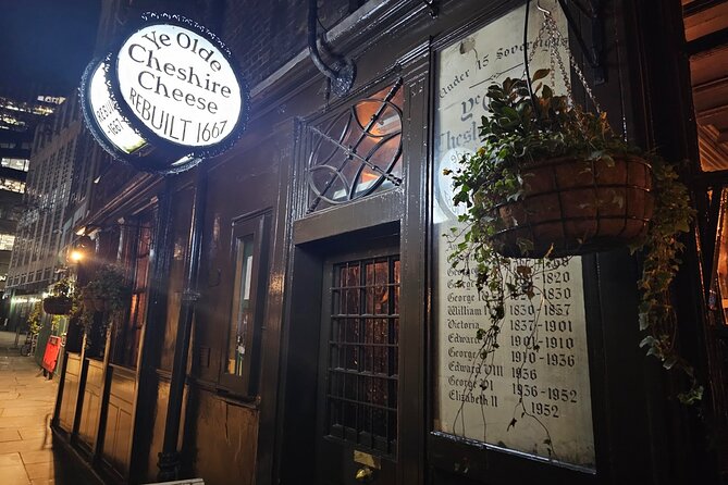 3-Hour Historic Pub Experience in London - Stop 3: St Etheldreda’s area and a watering hole with early roots