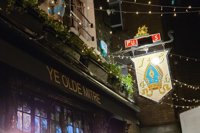 3-Hour Historic Pub Experience in London - Stop 4: Fleet Street and Ye Olde Cheshire Cheese as the grand finale