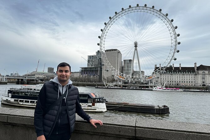 30 Major London Attractions Walking Tour With Photos - Piccadilly Circus and Leicester Square: neon energy and easy picture angles