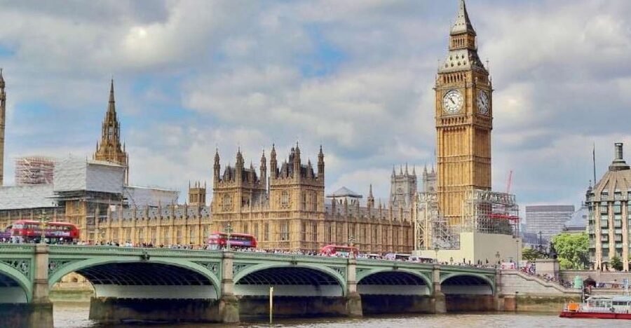4-Hour Private Tour of London in a Panoramic Black Cab - Westminster Abbey and Parliament Square: the power center
