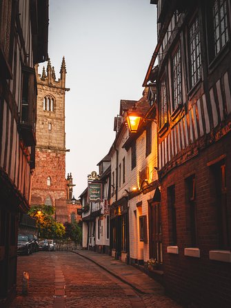 5-Day Heart of England, Wales & Yorkshire Small-Group Tour from London - Day 3: Peak District moorland feel, Buxton thermal water, and Chatsworth House