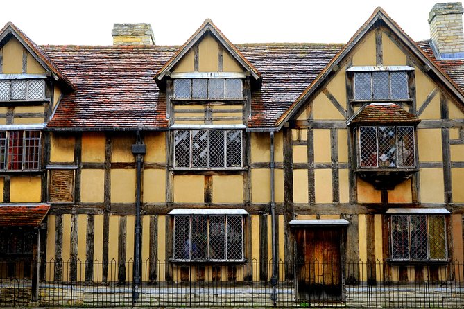 7 Day Tour Exploring England and Scotland starting from London - Lake District, Gretna Green, and Manchester: variety with big distances