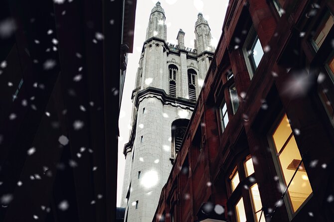 A Christmas Carol and Charles Dickens Old London Walking Tour - A coffee-house and a chop house stop: Scrooge’s counting house atmosphere