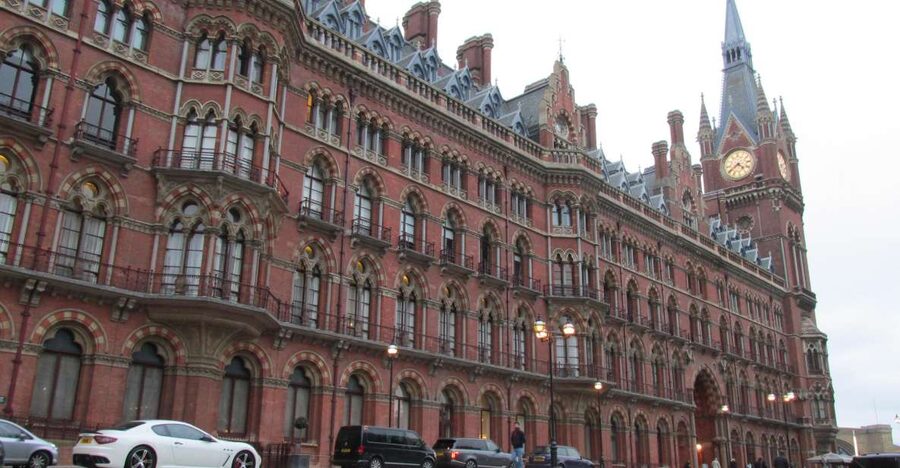A Muggle's Guide to London: Harry Potter Walking Tour - A 2.5-hour Harry Potter walk that moves with the story