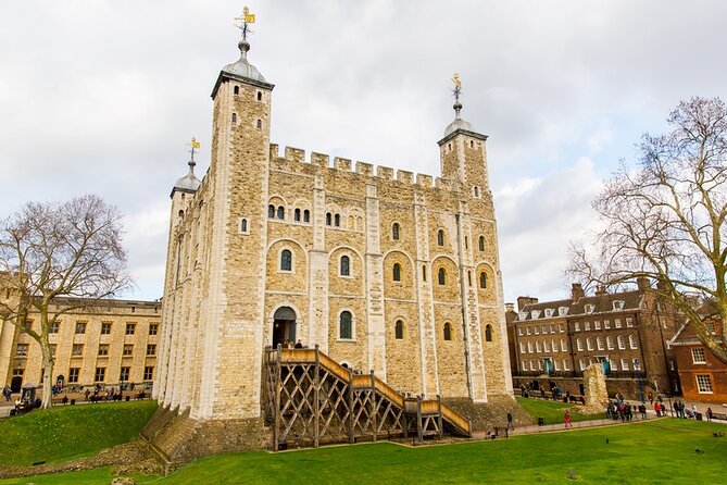 Admission Ticket to The Tower of London & Crown Jewels Exhibition - What to See in the Tower of London: Fortress History in Layers