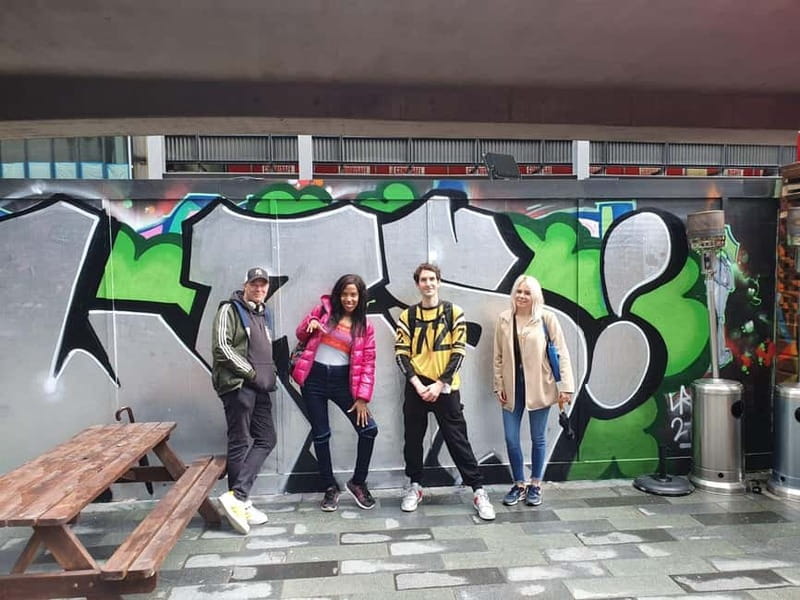ADVANCED GRAFFITI STREET ART TOUR / SHOREDITCH / EAST LONDON - Team Robbo vs Banksy: rivalries explained without the fog