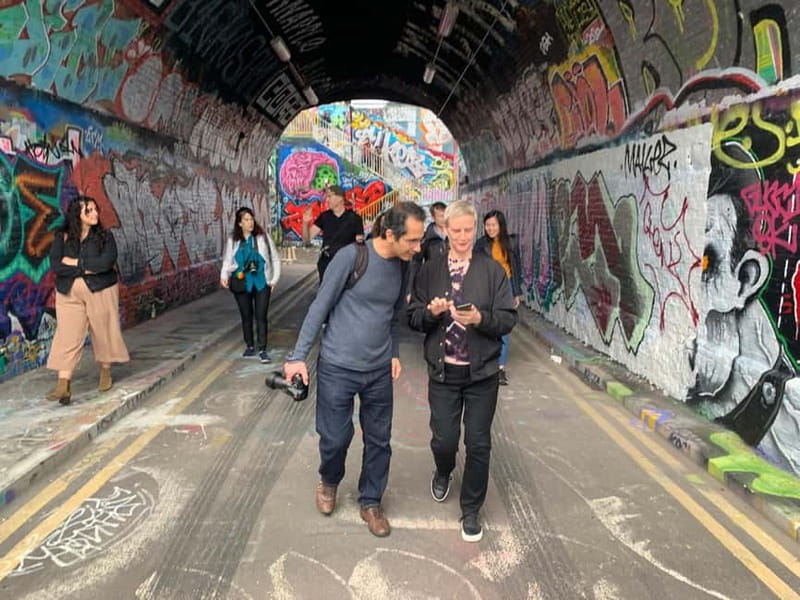 ADVANCED GRAFFITI STREET ART TOUR / SHOREDITCH / EAST LONDON - Banksy in context: 3 to 4 stops that teach you how to read a piece