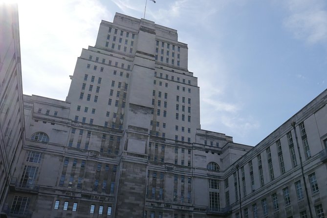 Agatha Christie London Walking Tour - Guides and Story Style: What Makes It Feel Fun