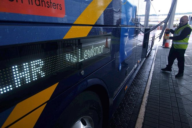 Airport Coach Service from Heathrow to Oxford - Comfort on the Coach: Wi-Fi, Toilets, and Plenty of Legroom