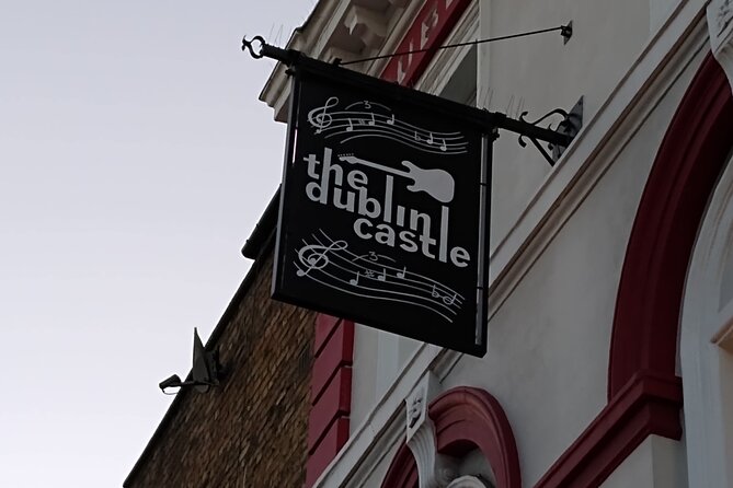 Amy Winehouse Tour of London - Hearing Stories That Make the Neighborhood Click