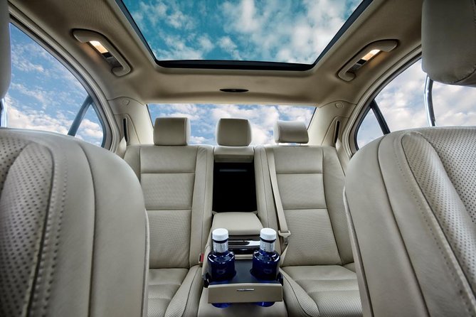 Arrival by Luxury Car from Heathrow Airport LHR to Central London - Mercedes S Class Comfort: What You Get After a Flight