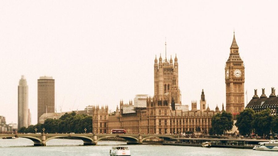 Best of London Walking Tour-3 Hours, Small Group max 10 - Meeting Point at Waterstones: How to Start Without Stress