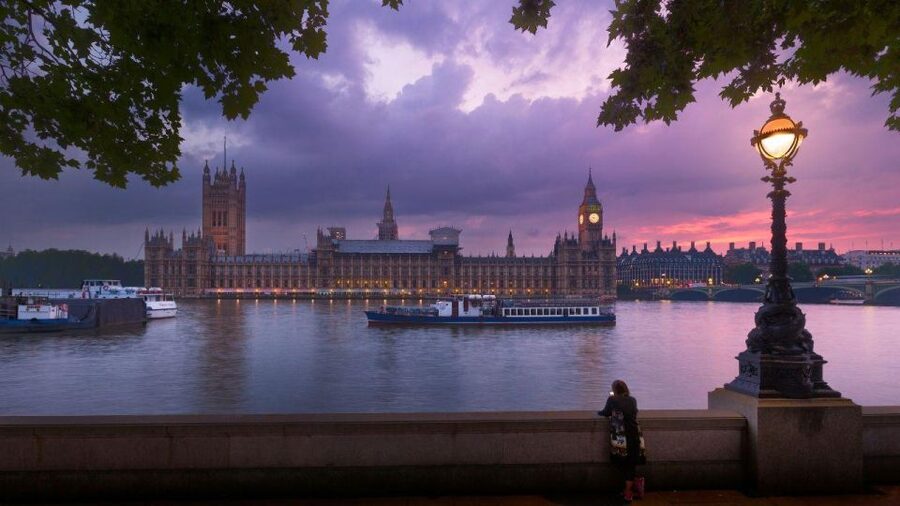 Best of London Walking Tour-3 Hours, Small Group max 10 - Trafalgar Square to Quieter Streets: Getting the Real London Feel