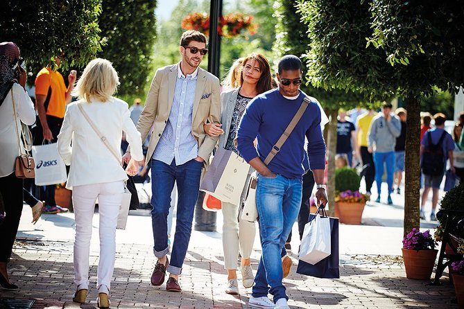 Bicester Village Shopping Trip from London with VIP Discount - What’s Included, What’s Not, and Why It Matters