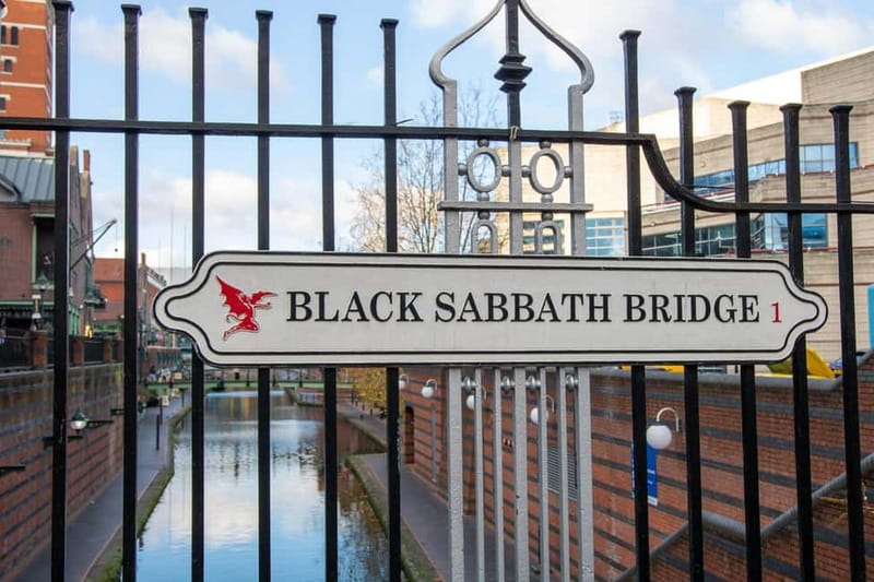Birmingham Slogging Gang Evening Walking Tour with Pub Stops - Who this Birmingham slogging-gang tour is best for