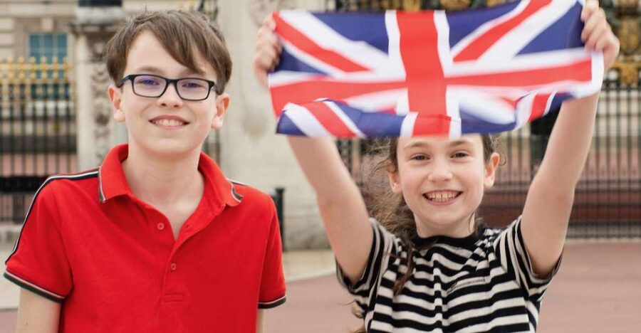 Bobbies, Corgis and the 7 Lions - Getting going at Green Park: a smart start for families