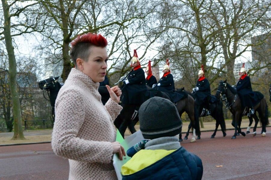 Bobbies, Corgis and the 7 Lions - Spotting bobbies, corgis, and possibly the King