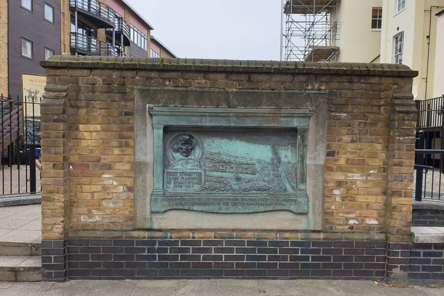 Booze, Brothels & the Bard: London's Bawdy Borough - Southwark Cathedral and London Bridge: the calmer anchors