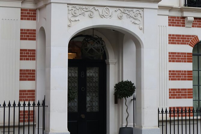 Bridgerton Tour in London - Burlington House: Royal Academy meets scientific societies