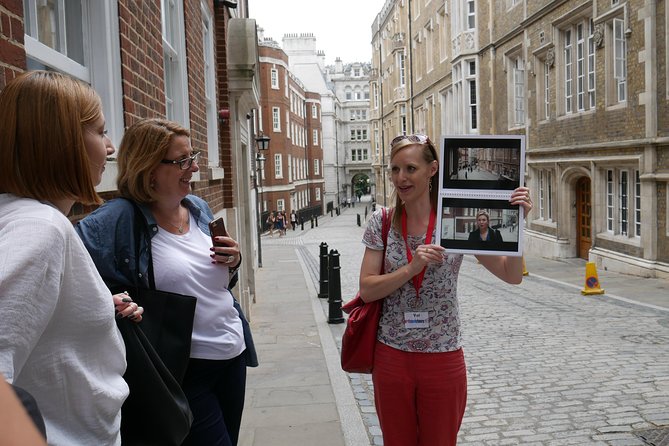 Bridget Jones Walking Tour of Locations - Royal Courts of Justice: a zebra crossing and a very specific moment
