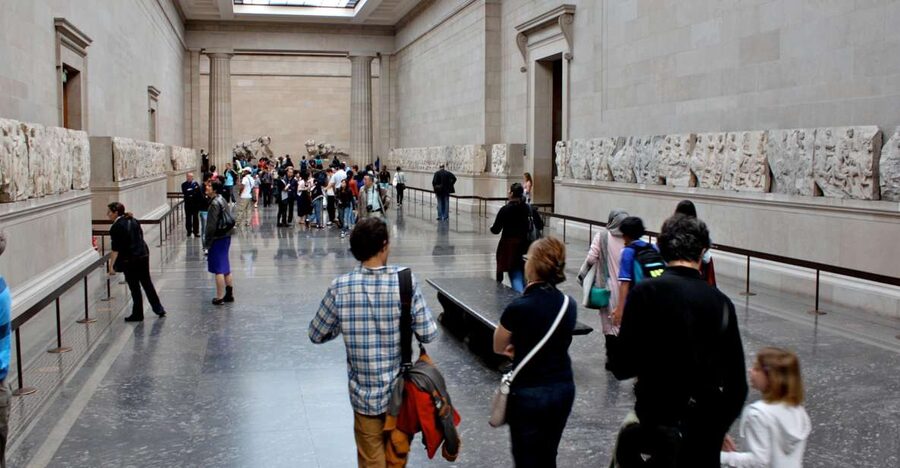 British Museum & Camden Town - Private Tour in Italian - Camden Town Market: 75 Minutes of Color, Scents, and Street-Style Browsing