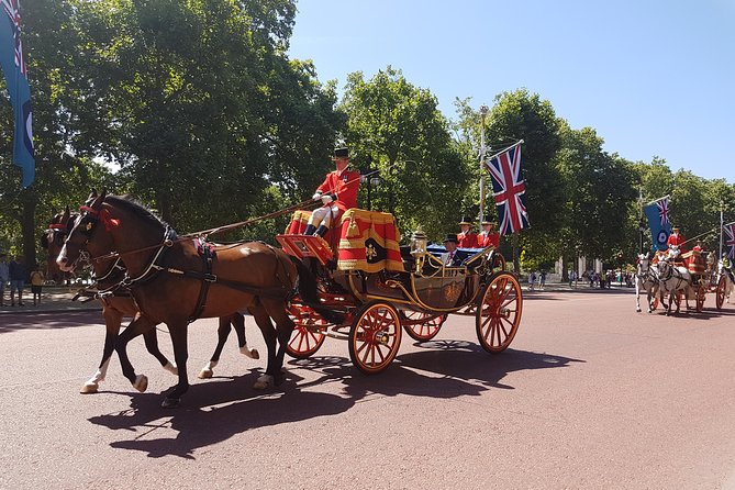 British Royalty walking tour including The Changing Of The Guard! - Group Size And Guide Style: The Real Quality Marker