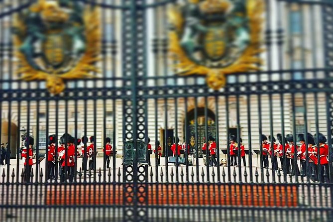 British Royalty walking tour including The Changing Of The Guard! - Practical Tips To Make The Walk Better