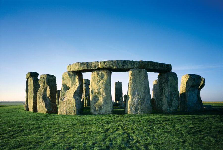 Buckingham Palace and Stonehenge Tour - How the day flows: 9:45am in Victoria, Buckingham at 10:00, Stonehenge at 1:00