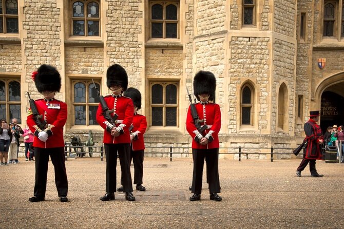 Buckingham Palace & Changing of the Guard Experience - Value and Price: Is $151 Worth It?