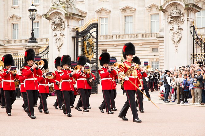 Buckingham Palace Entrance Ticket & Changing of the Guard Tour - Why this Buckingham Palace and Guard tour works better than going solo