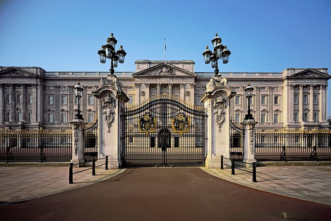 Buckingham Palace: Official State Rooms Entry Ticket - What happens after the rooms: café, garden time, and shopping