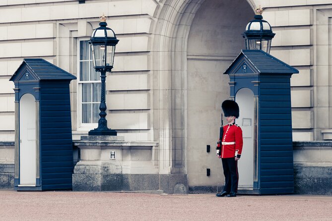 Buckingham Palace, St James Palace & Tea at Kensington Palace - Memorials, Apsley House, and Royal Albert Hall: the tour’s unexpected variety