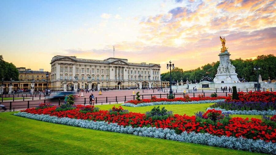 Buckingham Palace State Rooms Entry & Royal London Audio App - White Drawing Room to Throne Room: the coronation chair moment