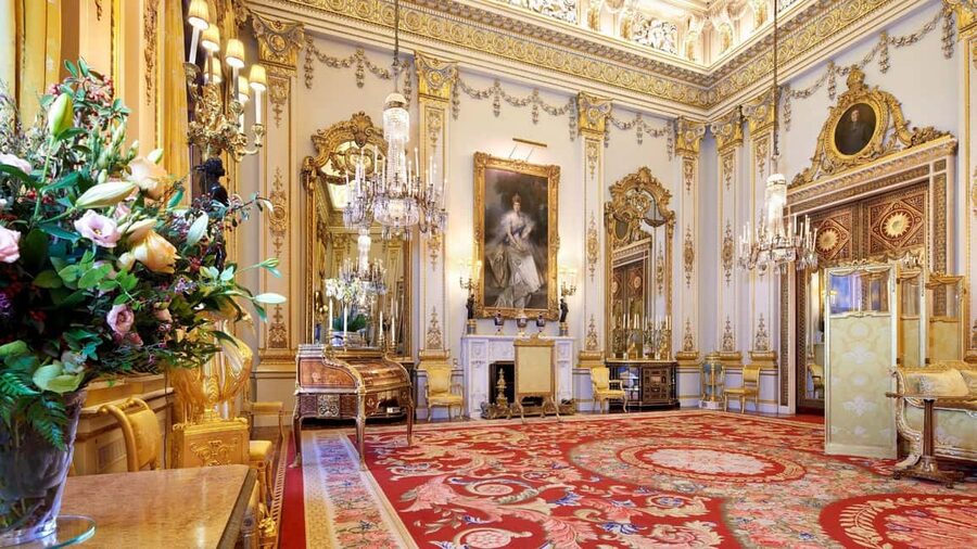 Buckingham Palace State Rooms Entry & Royal London Audio App - The audio guide: multilingual commentary you can carry into London