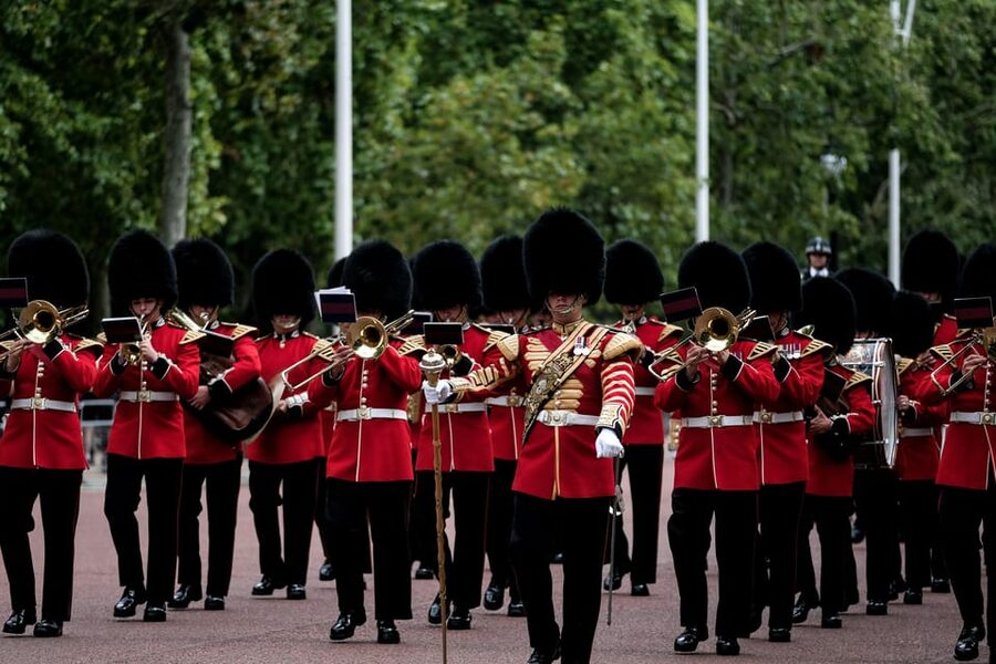 Buckingham Palace Visit and Changing of the Guard Tour - Key Things to Know Before You Go