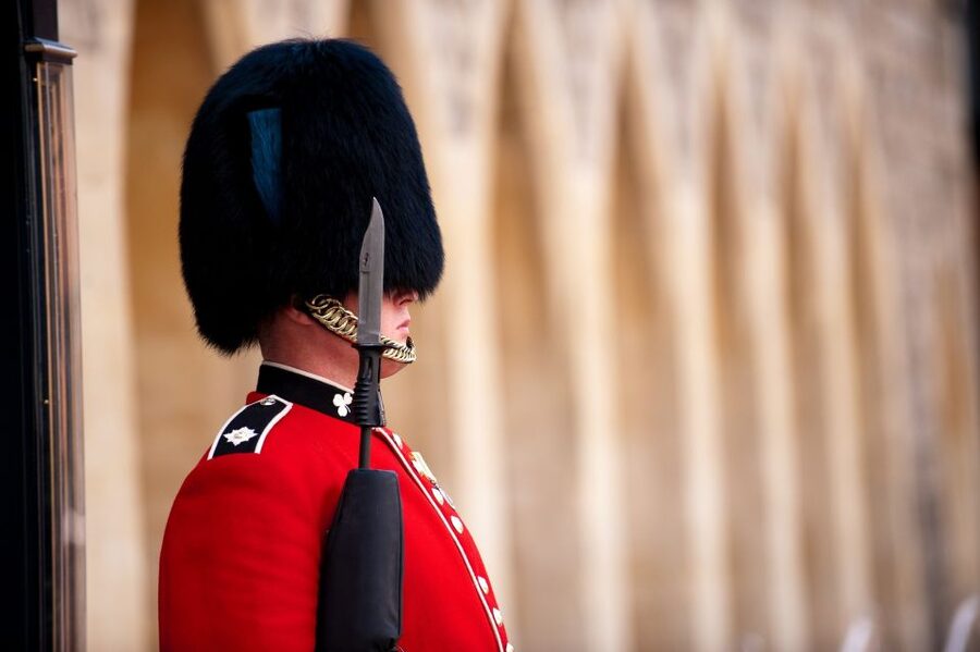 Buckingham Palace & Windsor Castle: Full-Day Tour - The bus, the group pace, and why the 10 hours can feel either perfect or too much