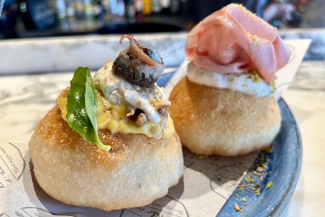 Camden Market Food Tour of 7 Tastings, Gin, Street Food & More - Stops With Stories: Markets, Music, the Canal, and Camden Icons