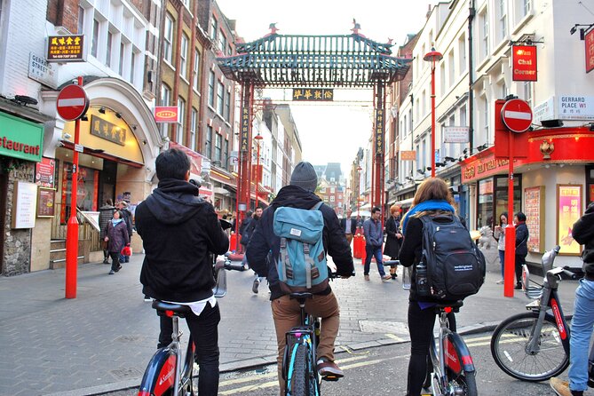 Camden Market & Southbank Cycle Food Tour - Getting set up: bikes, rain plan, and group size