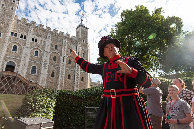 Changing of Guards, Big Ben, Tower of London, Beefeaters & Cruise - Thames River cruise from Embankment to Tower Bridge: 30 minutes that actually reset your day