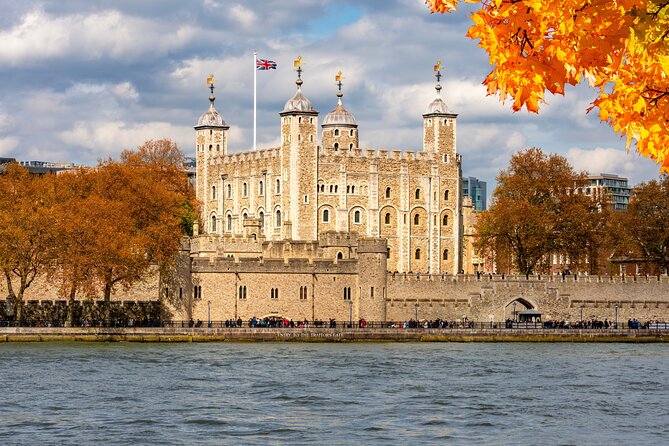 Changing of Guards, Big Ben, Tower of London, Beefeaters & Cruise - Guides and small-group dynamics: why hearing the plan matters