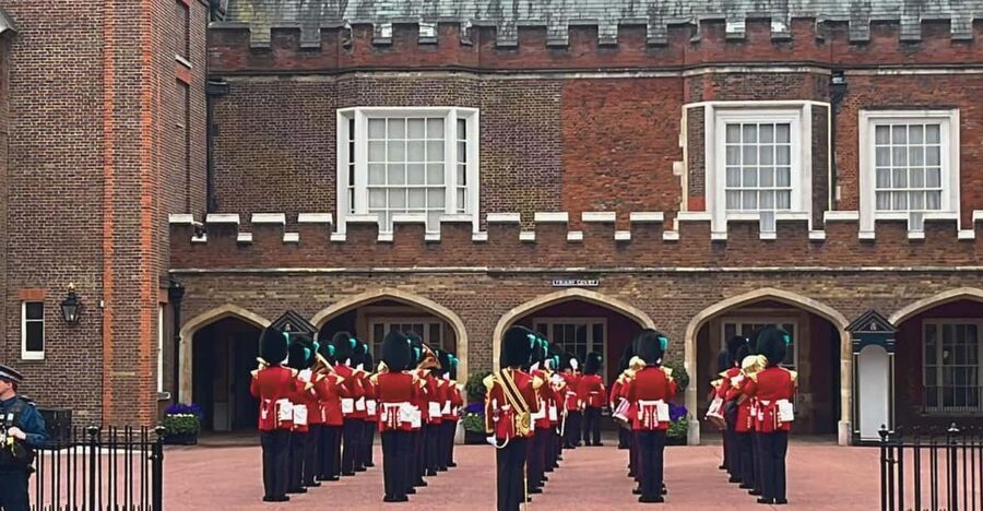 Changing of the Guard at Buckingham Palace - St James’s Palace: the ceremony’s second chapter