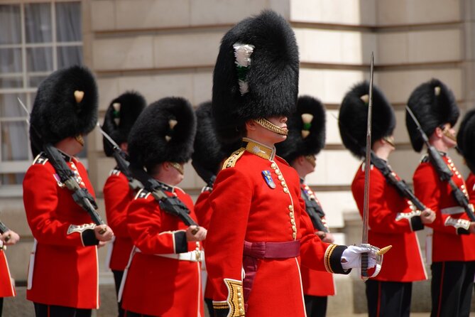 Changing of the Guard at Buckingham Palace Experience - Where You Start in Trafalgar Square and Why It Matters