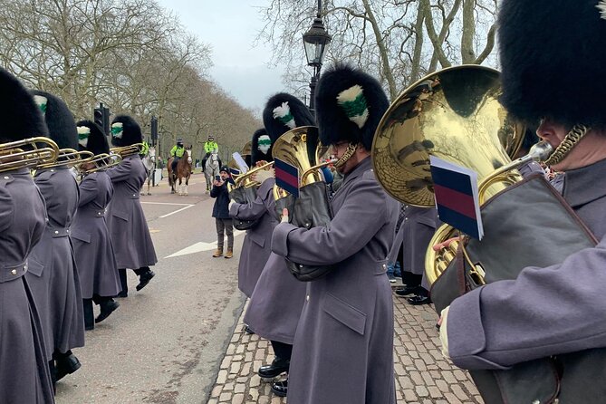 Changing of the Guard at Buckingham Palace Experience - When Weather Changes Everything: Wet Change and Short-Notice Cancellations