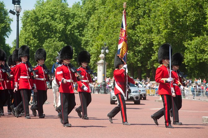 Changing of the Guard Guided Tour at Buckingham Palace - Optional upgrades: Royal Mews and the King’s Gallery (if you choose them)