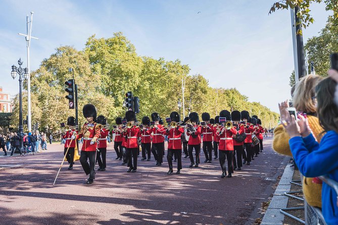 Changing of the Guard Guided Walking Tour in London - What You’ll Learn Along the Way: Royal Family and Guard Units