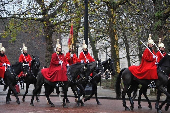 Changing of the Guard Guided Walking Tour in London - Day-of Reality: Army Decisions, Rain, and When It’s Not Exactly the Same